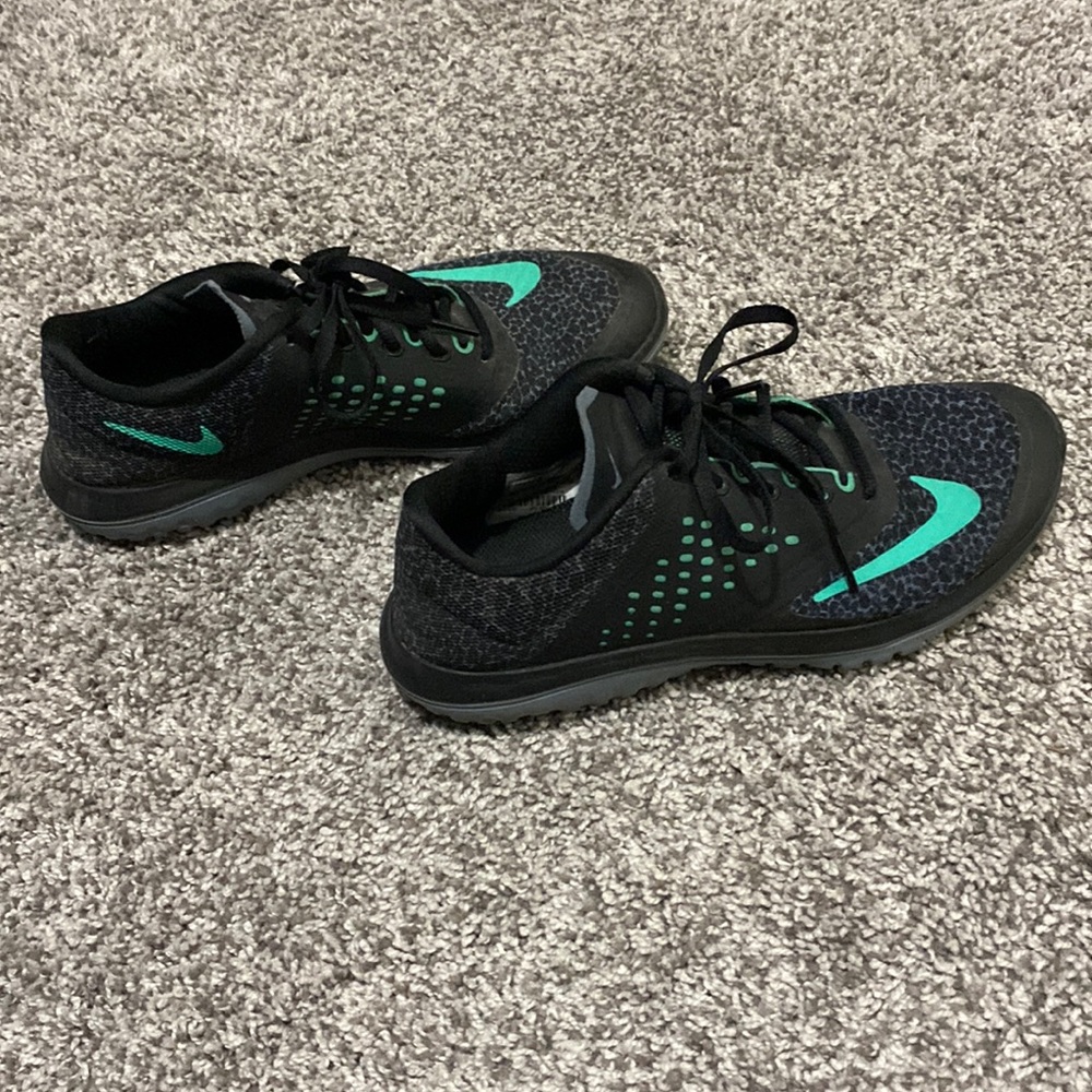 Excellent condition Womens Nike Shoe Sz 7